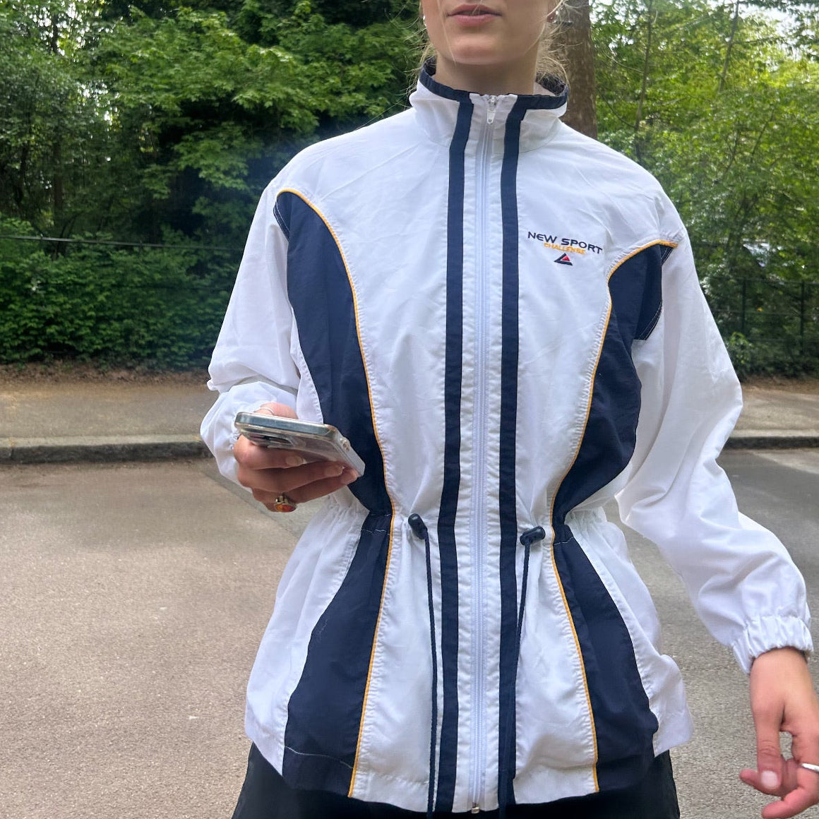 Cinch-waist windbreaker