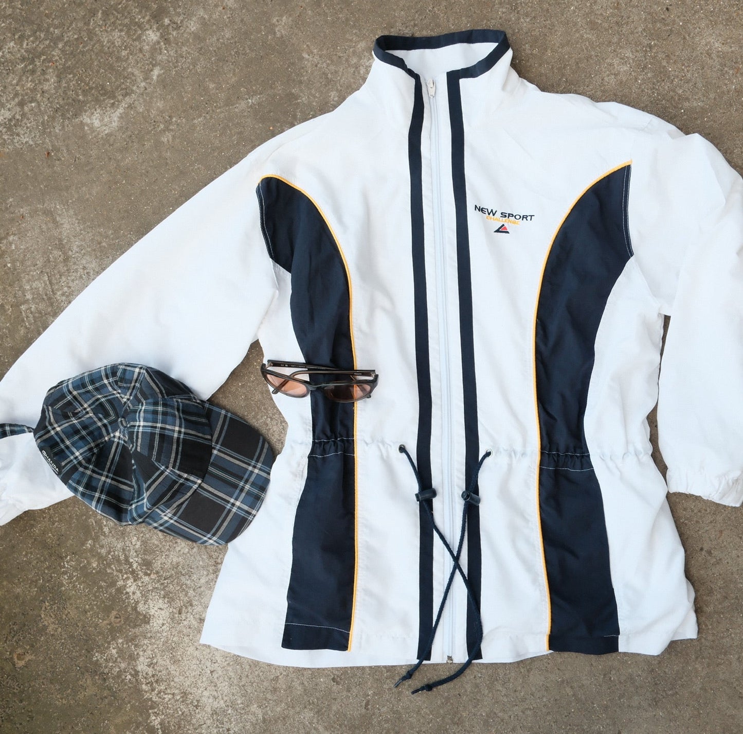 Cinch-waist windbreaker